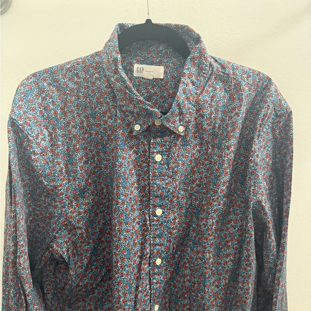 GAP Men's Red and Blue Patterned Shirt